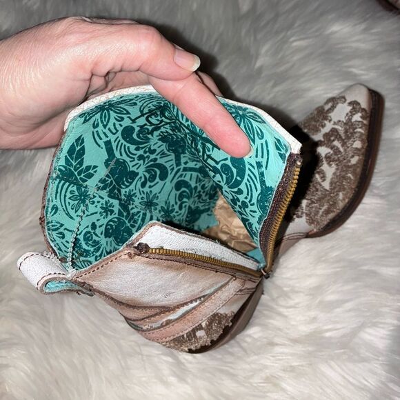 NIB Corral Distressed Beige/Brown 3D Bristle Embroidered Ankle Boots - Picture 8 of 14